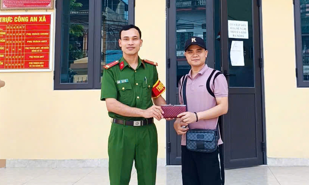  Lục Nam: Nhặt được của rơi, trả người đánh mất